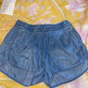 H&M soft denim loose shorts; size 4 (US)